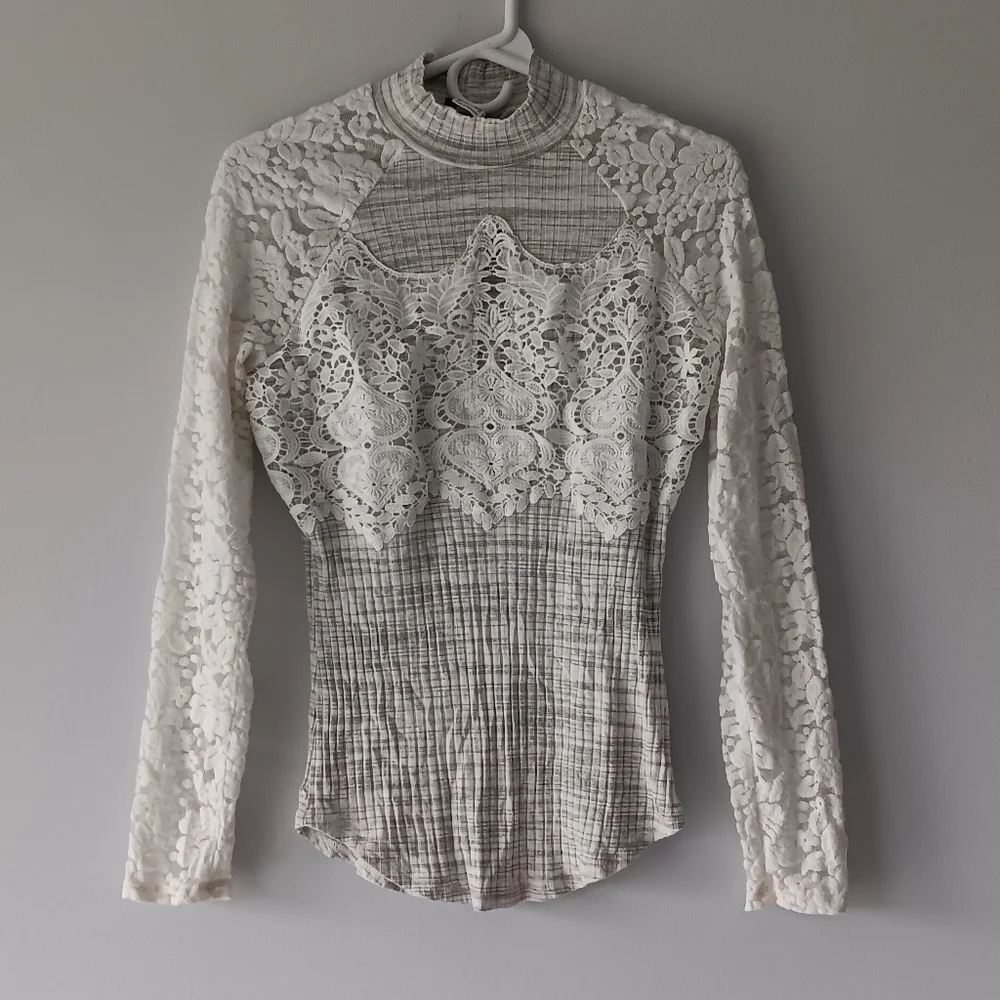 Venus Lace Long-Sleeve Mock Neck Ribbed Knit Top Ivory Ecru Grey Sheer Medium